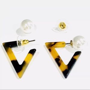 Tortoise Earrings V shave Pearls 3 Styles Wearing